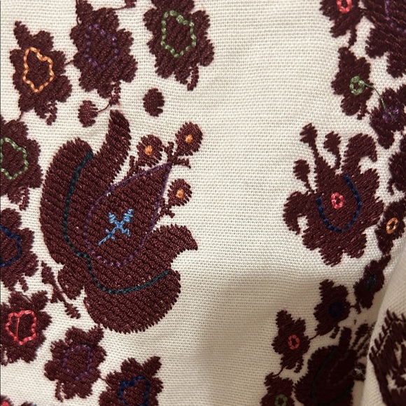 🐢Anthropology Tiny size M Agatha boho Embroidered White& Burgundy Women's Top - Picture 7 of 11